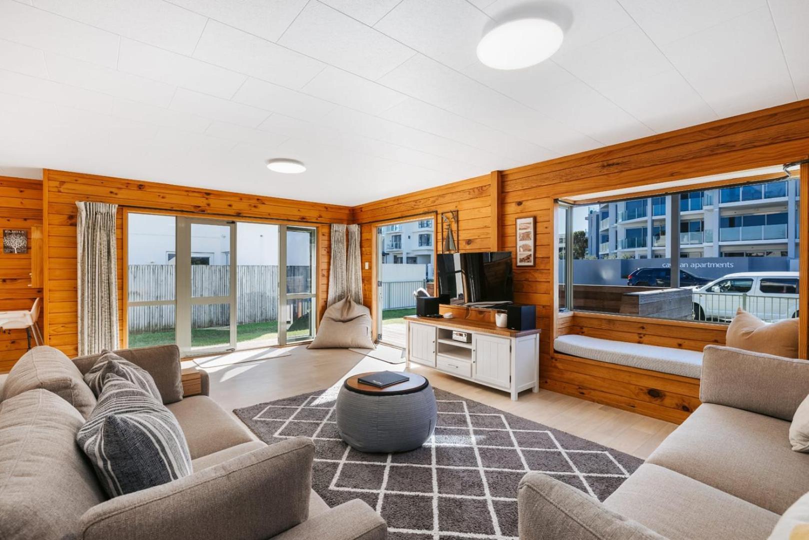 The Iconic Kiwi Bach, Full Site Downtown Mount Villa Mount Maunganui Exterior photo
